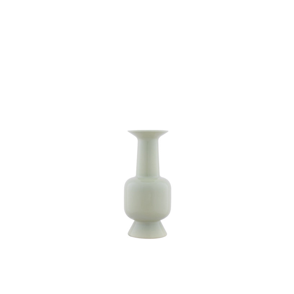 Harmonie Subtile | Vase Galbé Vert Pâle | LIGNART - Style contemporain