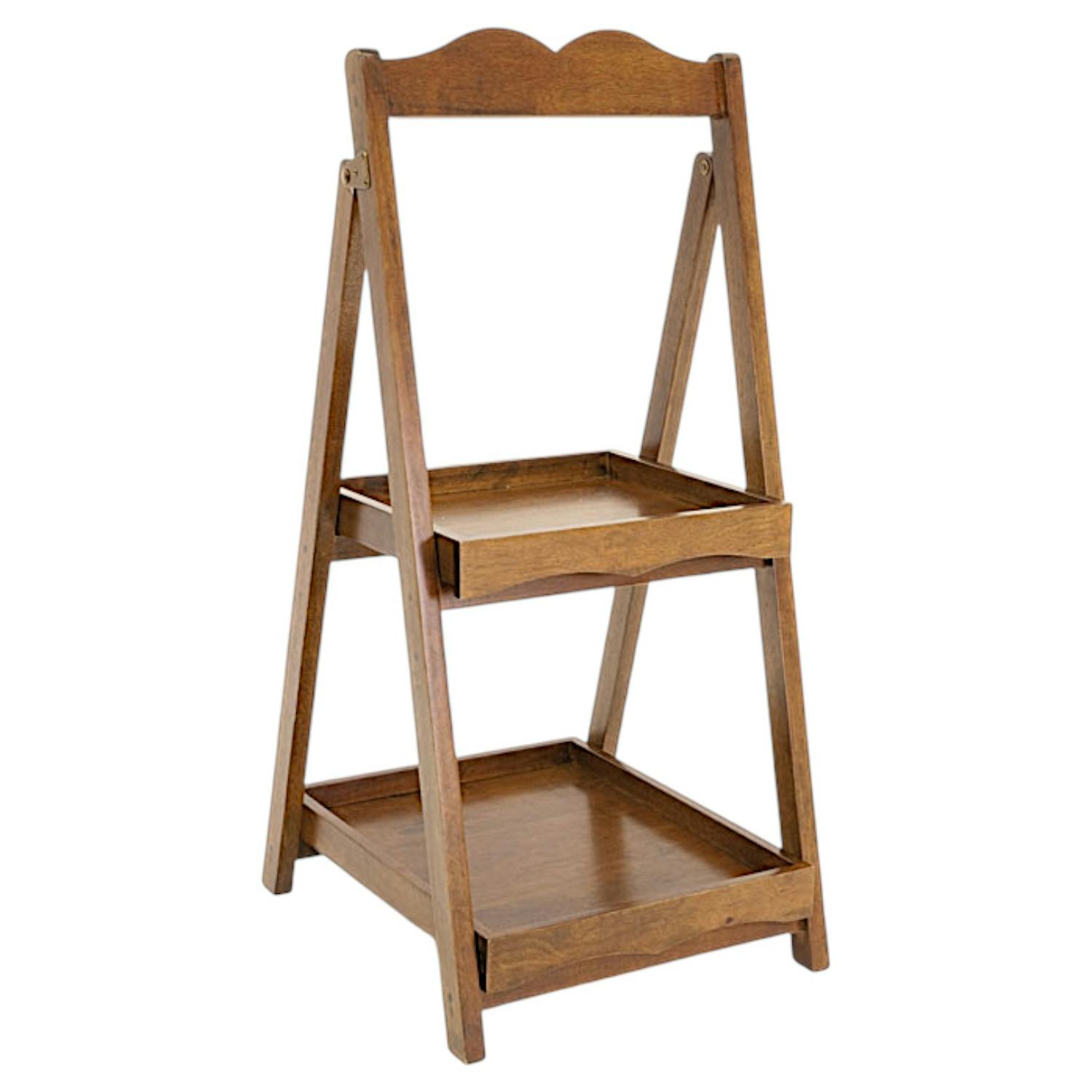 Etagères en bois massif - Style traditionnel