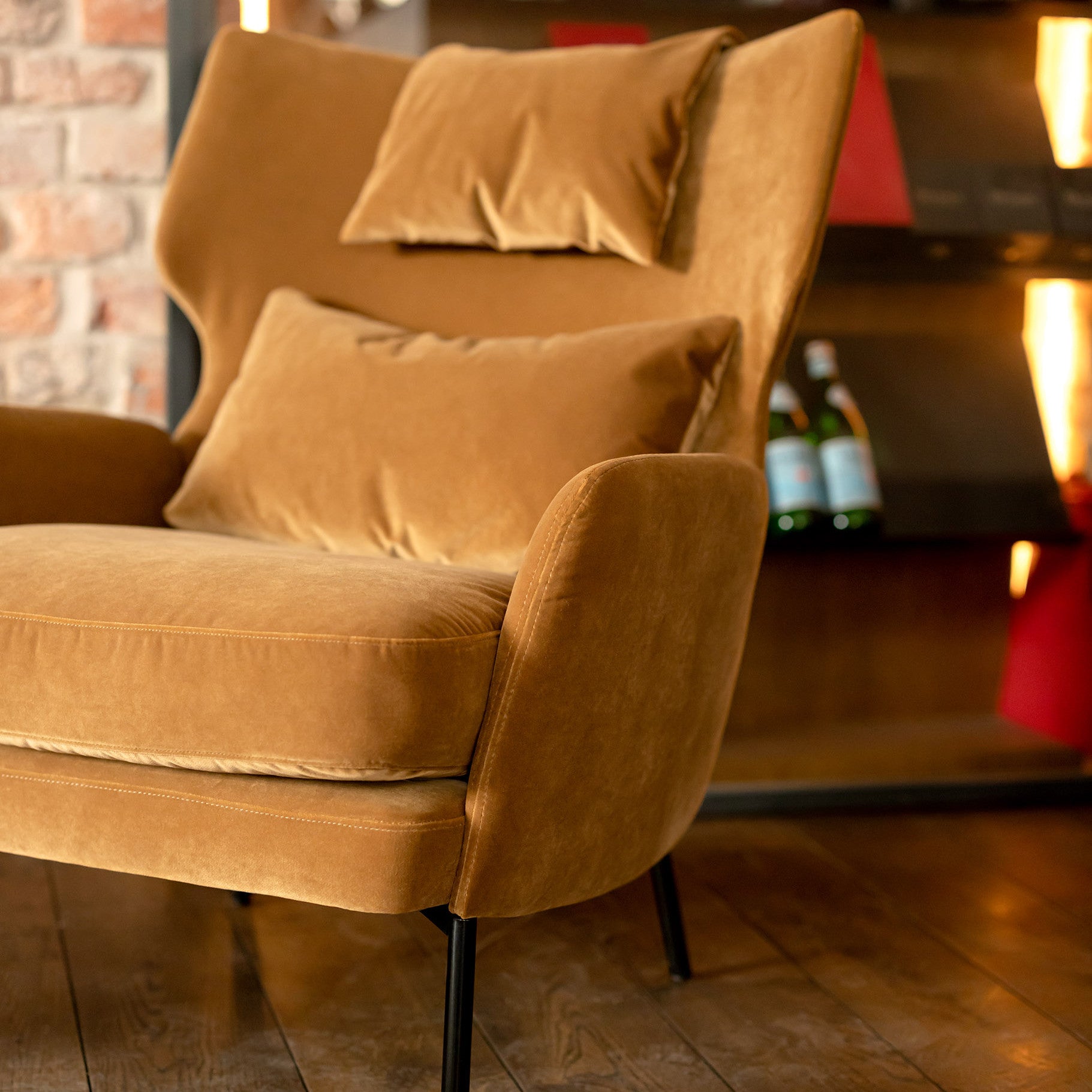 Fauteuil en velours Alex avec pieds métal et repose-tête – Teddy brown n°22CV – Taille standard