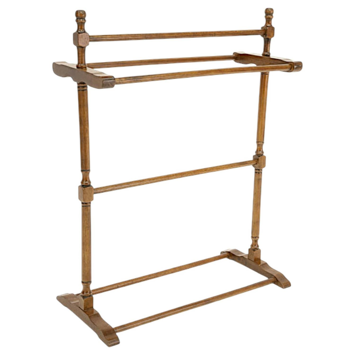 Rangements salle de bain en bois massif - Style traditionnel