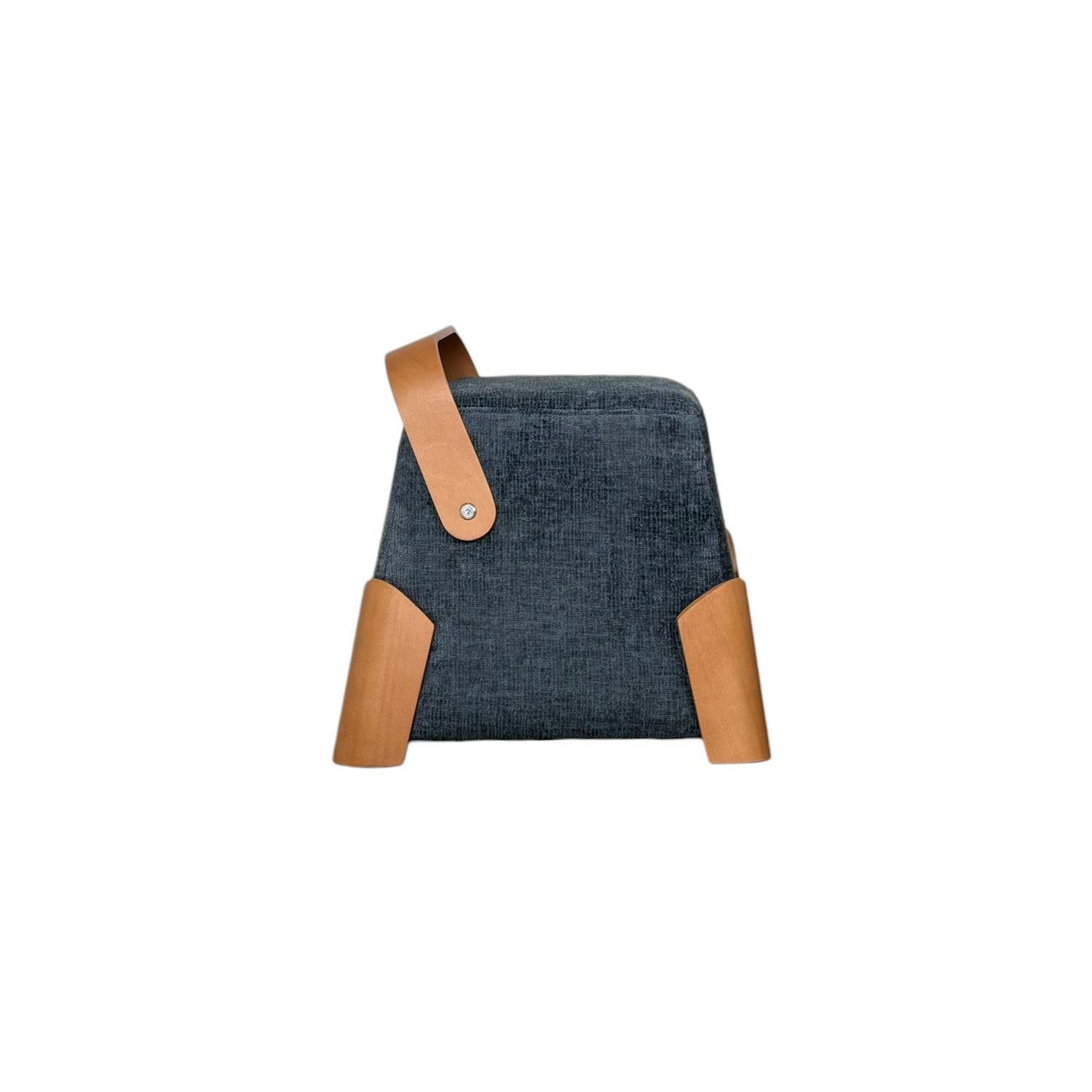 Pouf design blanc avec poignée en bois IENA