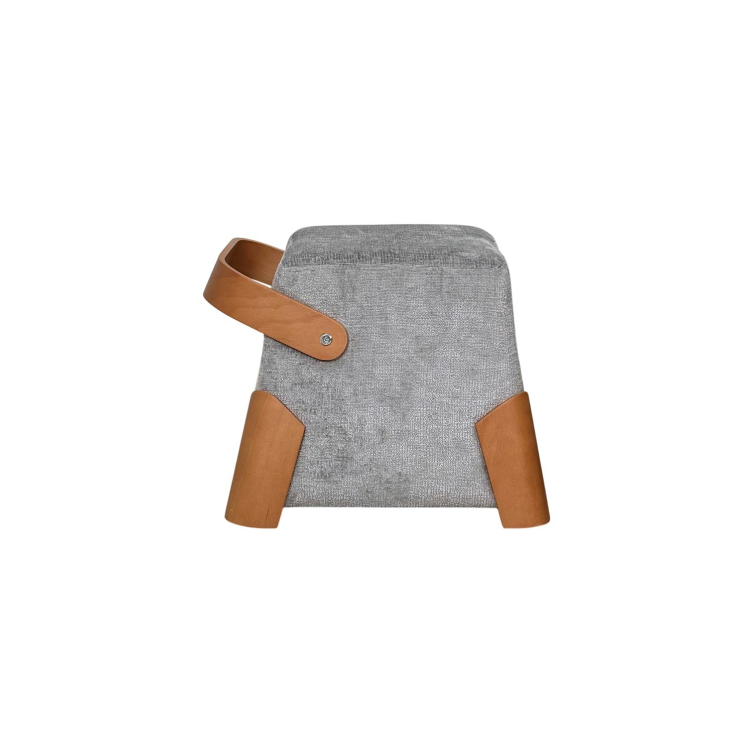 Pouf design blanc avec poignée en bois IENA