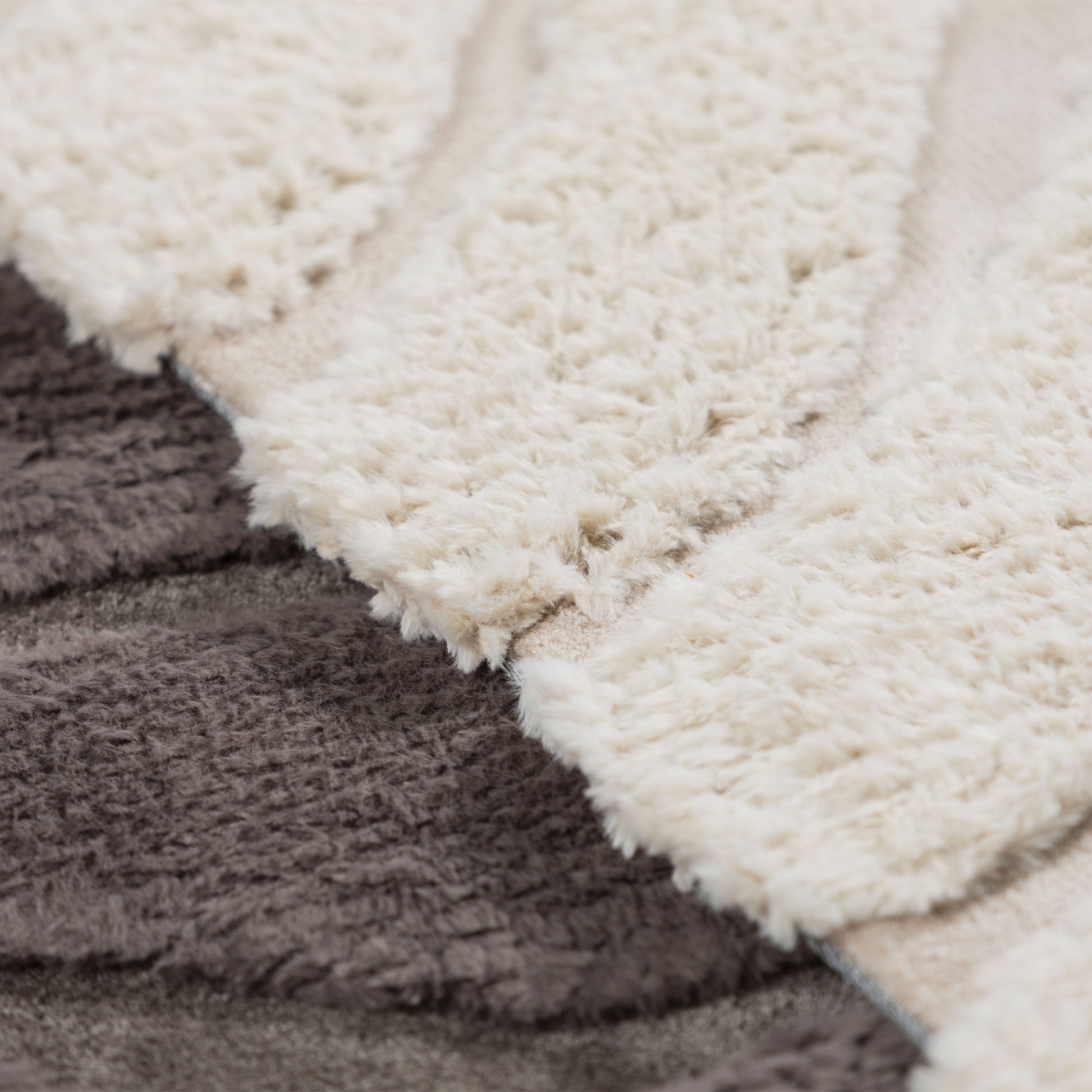 362 2816 Tapis Taza.Html – Taupe Taza – 160x230 cm