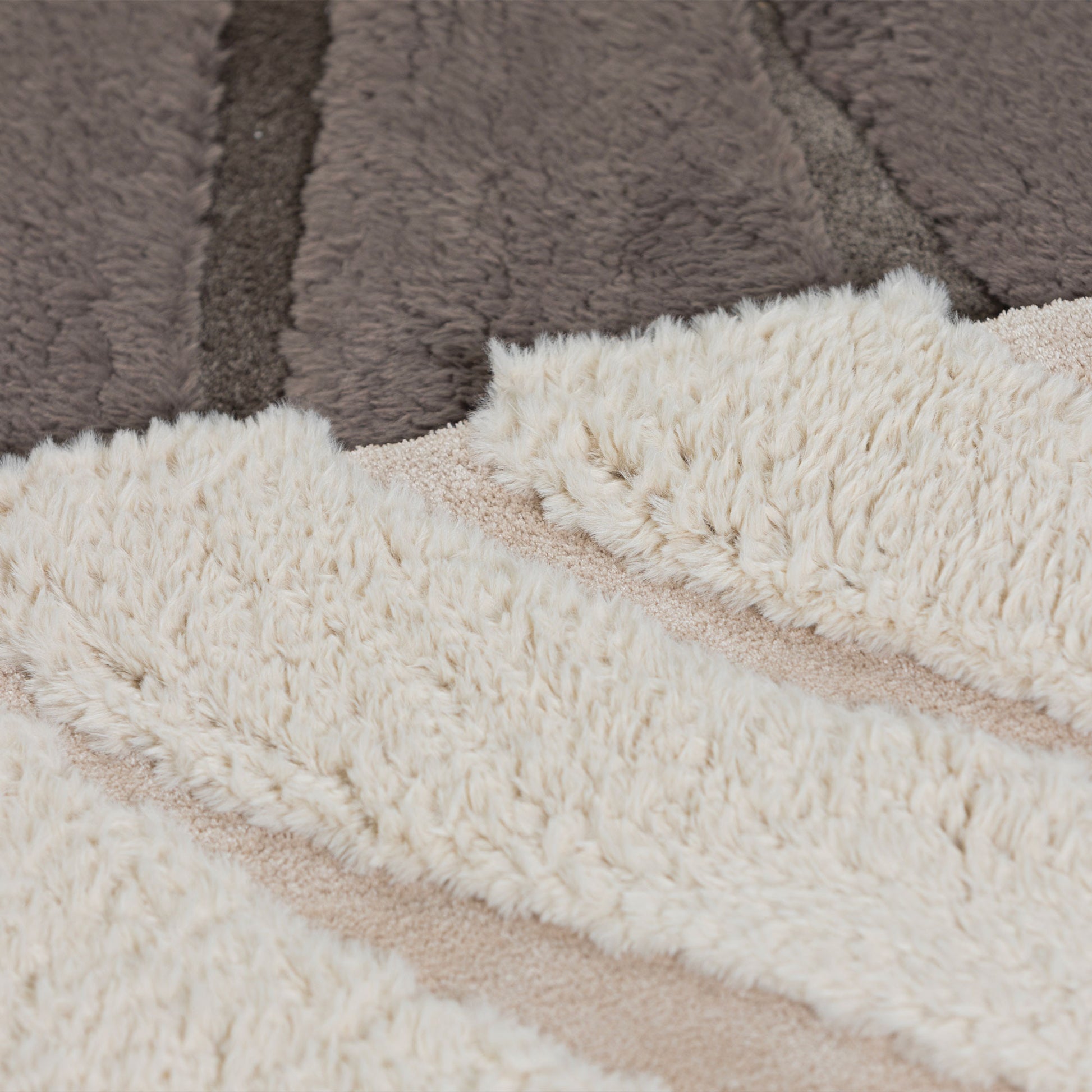 362 2816 Tapis Taza.Html – White Taza – 160x230 cm